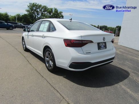Used 2022 Volkswagen Jetta SE FWD image 5