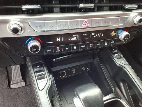 Used 2023 Kia Telluride EX w/ EX Captain's Chair Package image 23