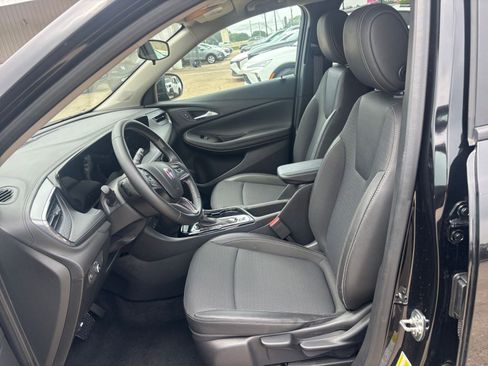 Used 2025 Buick Encore GX Preferred FWD image 25