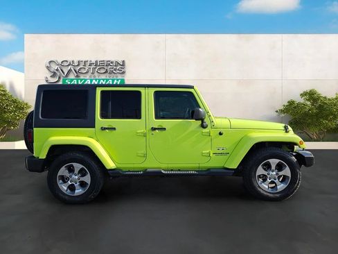 Used 2016 Jeep Wrangler Unlimited Sahara w/ Connectivity Group AWD/4WD image 6
