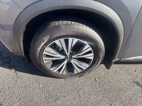 Used 2023 Nissan Rogue SV w/ SV Premium Package image 13