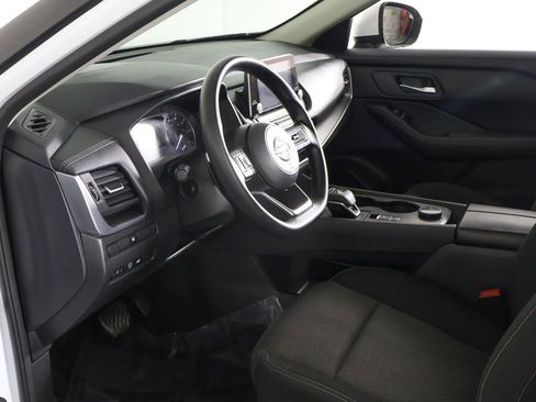 Used 2024 Nissan Rogue SV image 20