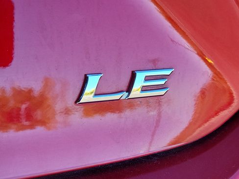 Used 2025 Toyota Camry LE image 7