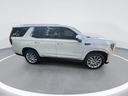 Used 2024 GMC Yukon Denali w/ Advanced Technology Package AWD/4WD image 9