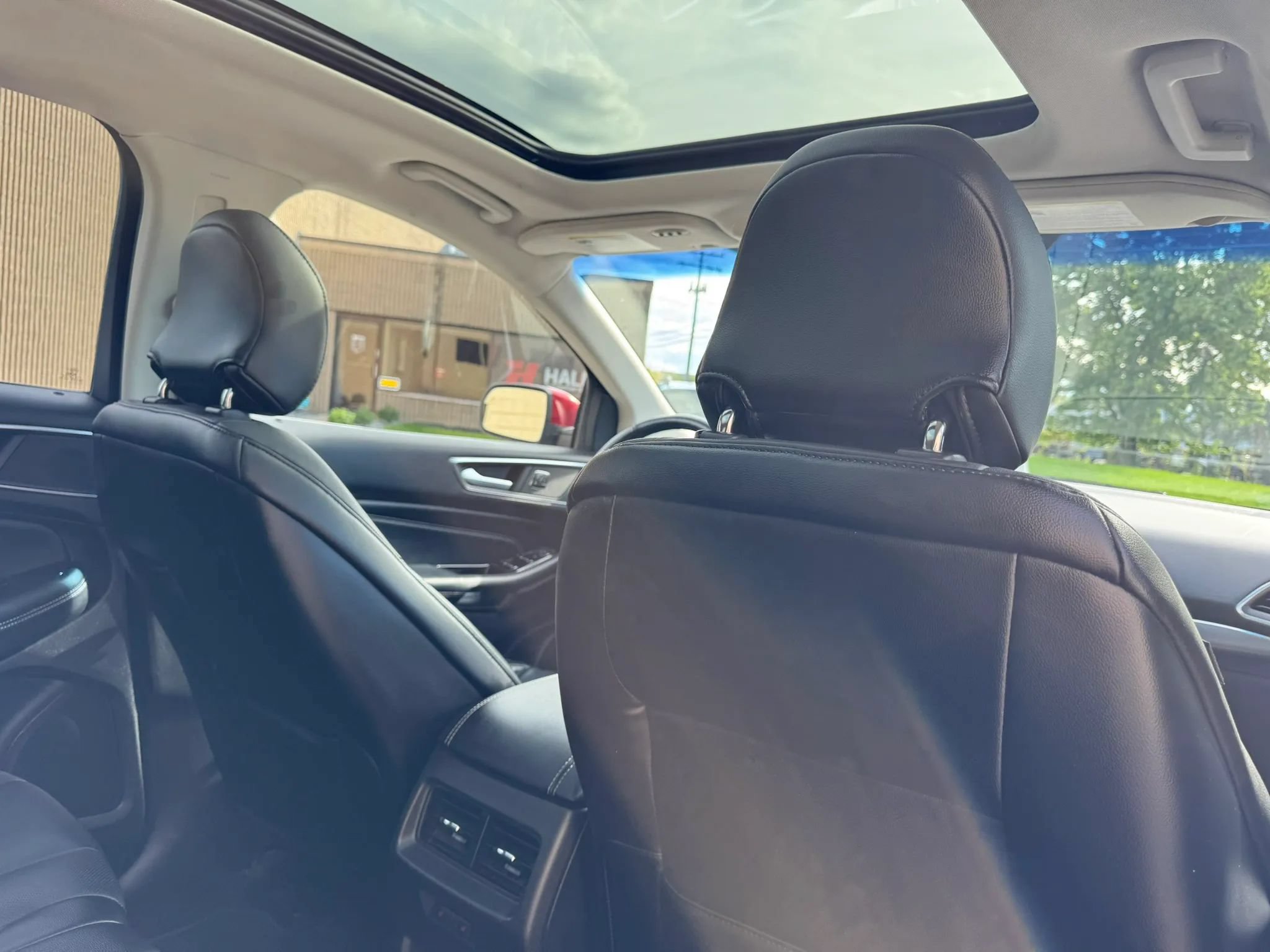 Used 2017 Ford Edge Titanium w/ Equipment Group 302A AWD/4WD image 34