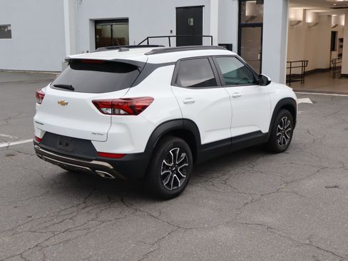 Used 2022 Chevrolet TrailBlazer ACTIV w/ Technology Package FWD image 21