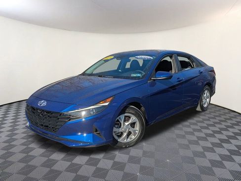 Certified 2023 Hyundai Elantra SE image 1