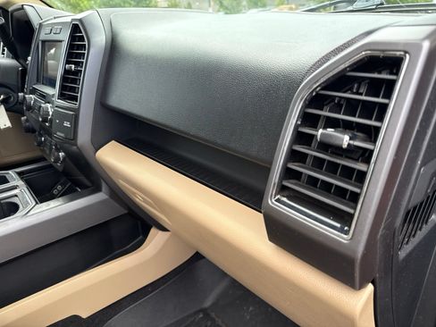 Used 2020 Ford F150 XLT w/ Equipment Group 302A Luxury AWD/4WD image 30