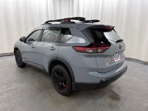 Used 2025 Nissan Rogue SV w/ Rock Creek Premium Package AWD/4WD image 4