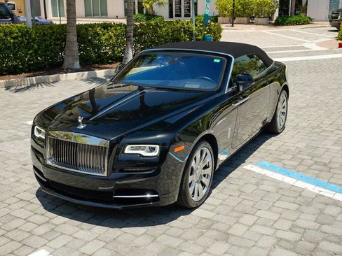 Used 2016 Rolls-Royce Dawn image 9