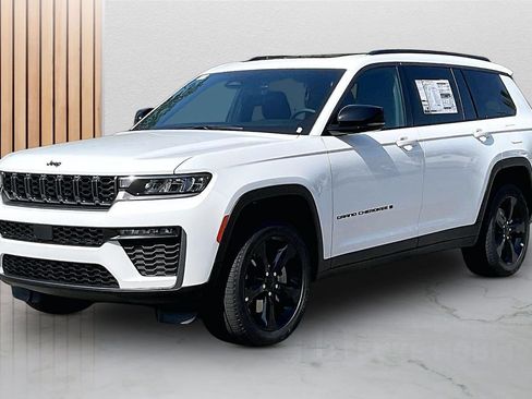 New 2026 Jeep Grand Cherokee L Limited w/ Limited Altitude Package RWD image 4