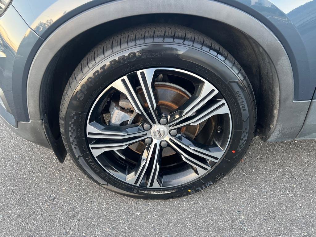 Used 2020 Volvo XC40 T5 Inscription w/ Protection Package Premier AWD/4WD image 9