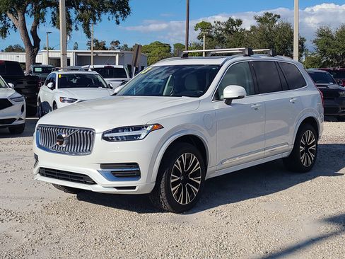 Used 2023 Volvo XC90 T8 Core image 2