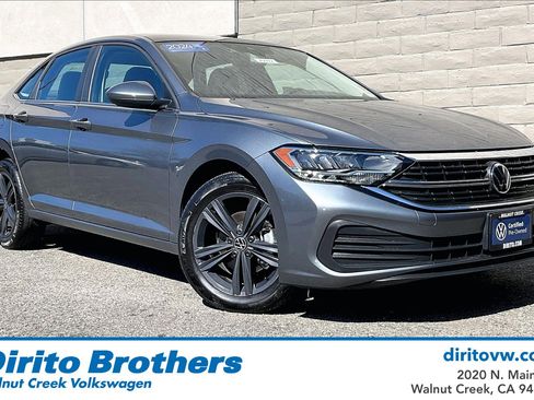 Certified 2024 Volkswagen Jetta SE w/ Panoramic Sunroof Package image 1