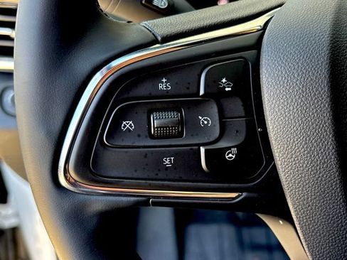 Used 2025 Buick Envista Sport Touring w/ Experience Buick Package FWD image 17