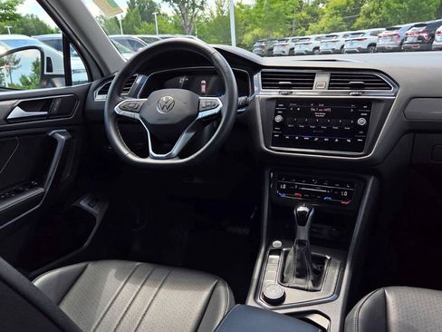 Certified 2024 Volkswagen Tiguan SE AWD/4WD image 60