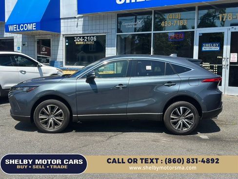 Used 2022 Toyota Venza LE AWD/4WD image 8