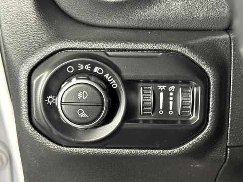 Certified 2021 Jeep Gladiator Overland AWD/4WD image 19