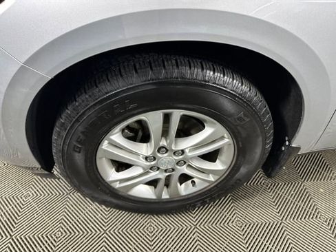 Used 2019 Buick Enclave Essence image 10