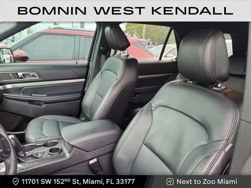 Used 2018 Ford Explorer XLT w/ Equipment Group 202A image 6
