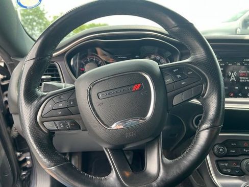Used 2018 Dodge Challenger R/T w/ Driver Convenience Group RWD image 12