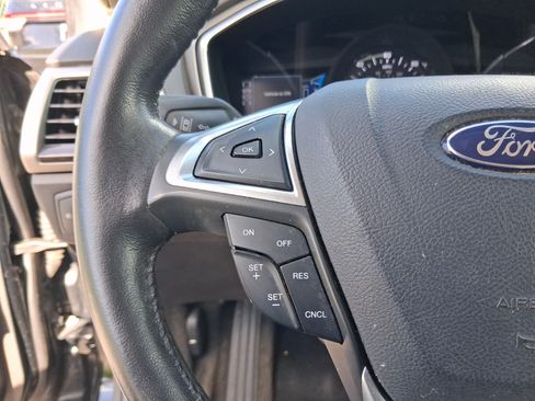 Used 2016 Ford Fusion Energi SE w/ Driver Assist Package FWD image 17