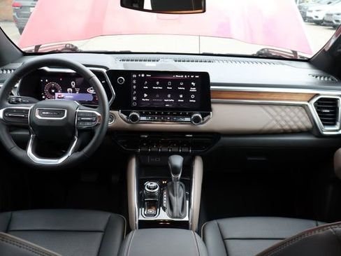 Used 2023 GMC Canyon Denali image 38