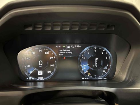 Used 2021 Volvo XC90 T5 Momentum w/ Advanced Package image 11