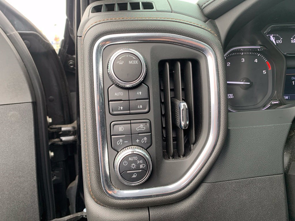 Used 2023 GMC Sierra 3500 AT4 w/ AT4 Preferred Package AWD/4WD image 44