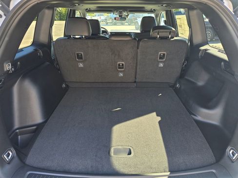 New 2025 Jeep Grand Cherokee Altitude image 13