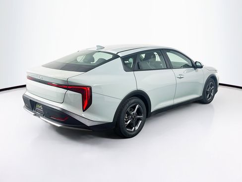 Used 2025 Kia K4 LXS image 9