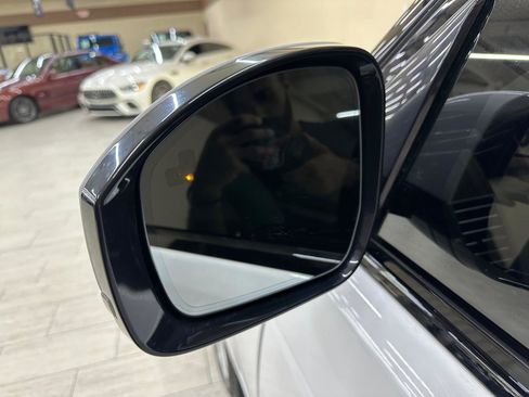 Used 2019 Land Rover Range Rover AWD/4WD image 17