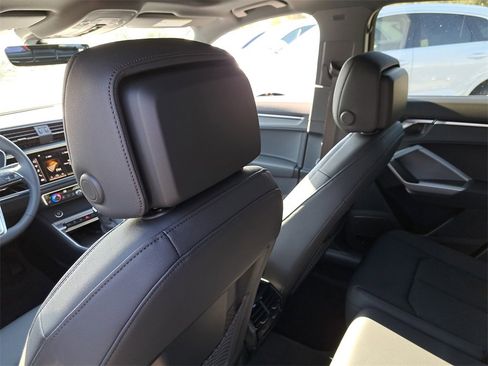 New 2025 Audi Q3 2.0T Premium image 26