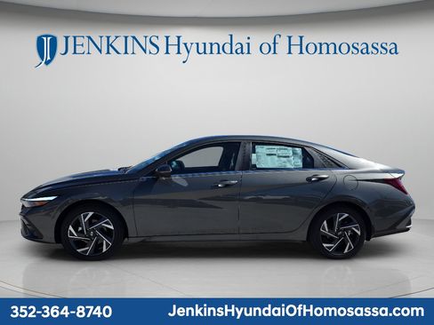 New 2026 Hyundai Elantra Limited FWD image 8