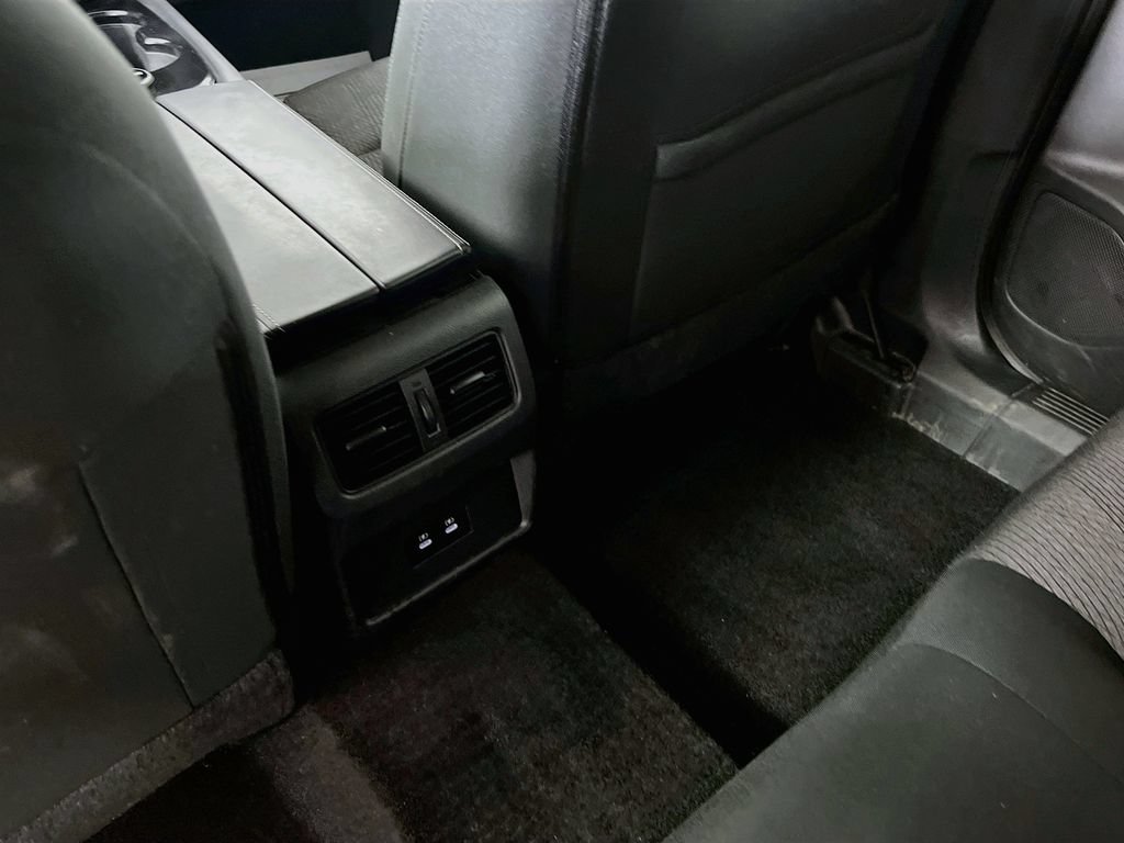 Used 2025 Nissan Rogue SV AWD/4WD image 22