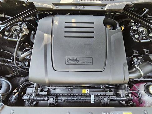 New 2025 Land Rover Defender 110 S image 19