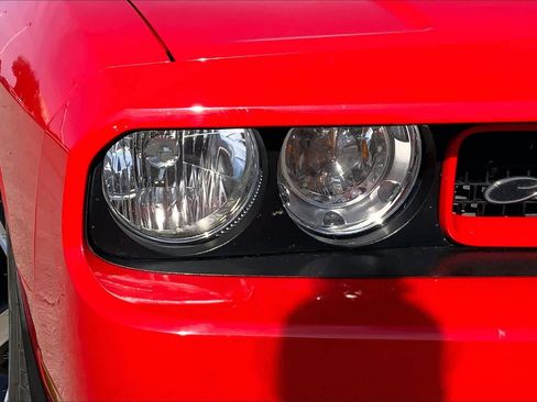 Used 2014 Dodge Challenger R/T image 21