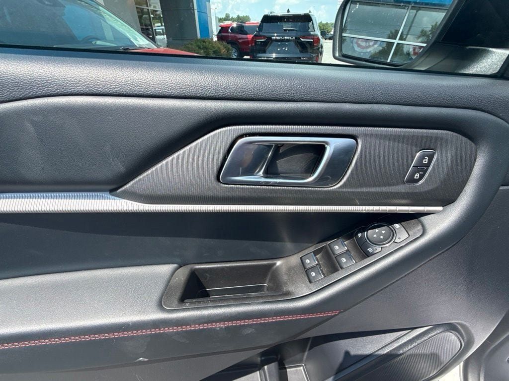 Used 2025 Ford Explorer ST-Line AWD/4WD image 21