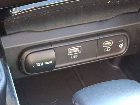 Used 2024 Kia Telluride EX w/ EX Captain's Chair Package image 31