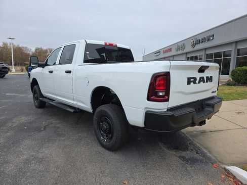 New 2026 RAM 2500 Tradesman AWD/4WD image 7