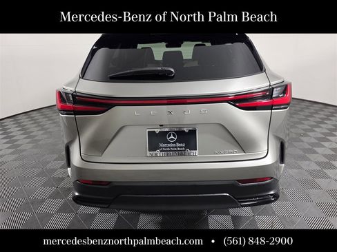 Used 2024 Lexus NX 250 FWD image 5