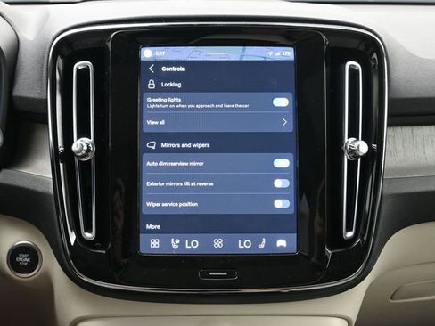 Used 2024 Volvo XC40 B5 Plus w/ Climate Package image 17