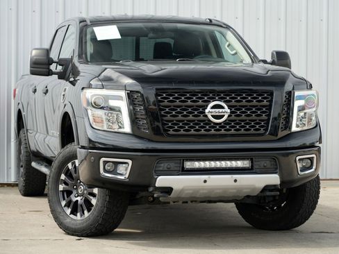 Used 2016 Nissan Titan PRO-4X image 2