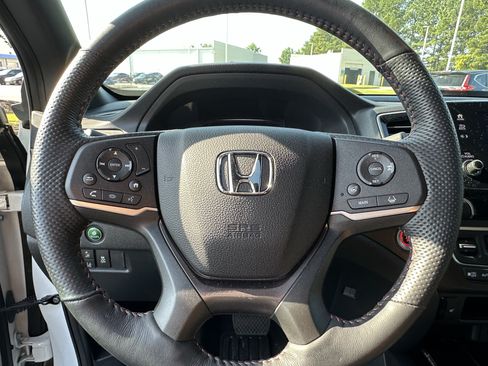 Used 2025 Honda Passport TrailSport image 6
