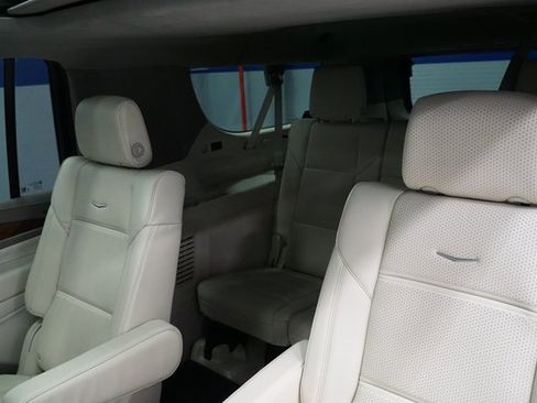 New 2024 Cadillac Escalade ESV Sport Platinum w/ LPO, ONYX Package image 24