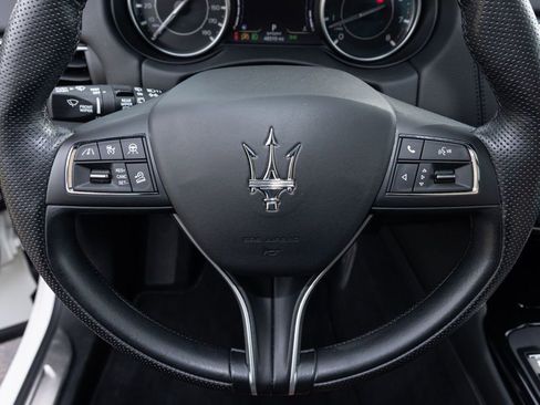Used 2022 Maserati Levante GT AWD/4WD image 29