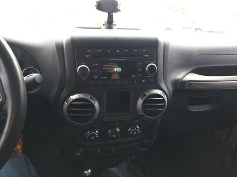 Used 2013 Jeep Wrangler Sport w/ Connectivity Group AWD/4WD image 16