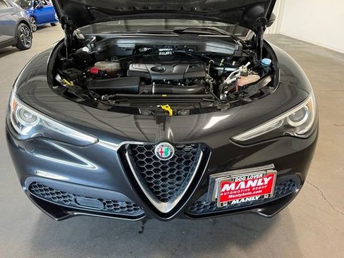 Used 2022 Alfa Romeo Stelvio Ti AWD/4WD image 9