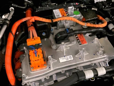 Used 2025 Chevrolet Equinox EV LT image 30