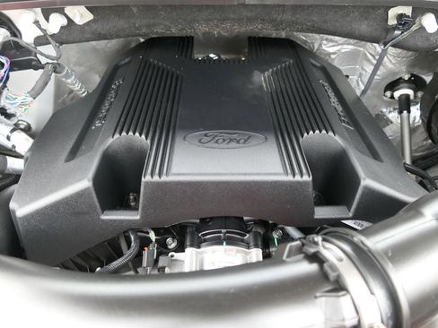 Used 2018 Ford F150 Platinum w/ Equipment Group 701A Luxury AWD/4WD image 33